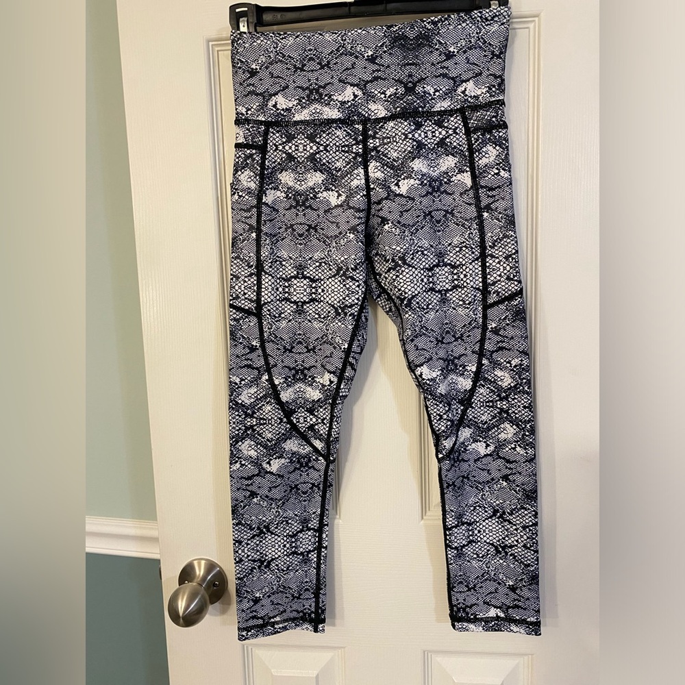 ZYIA | Black & White Capri Yoga Pants, Size XS